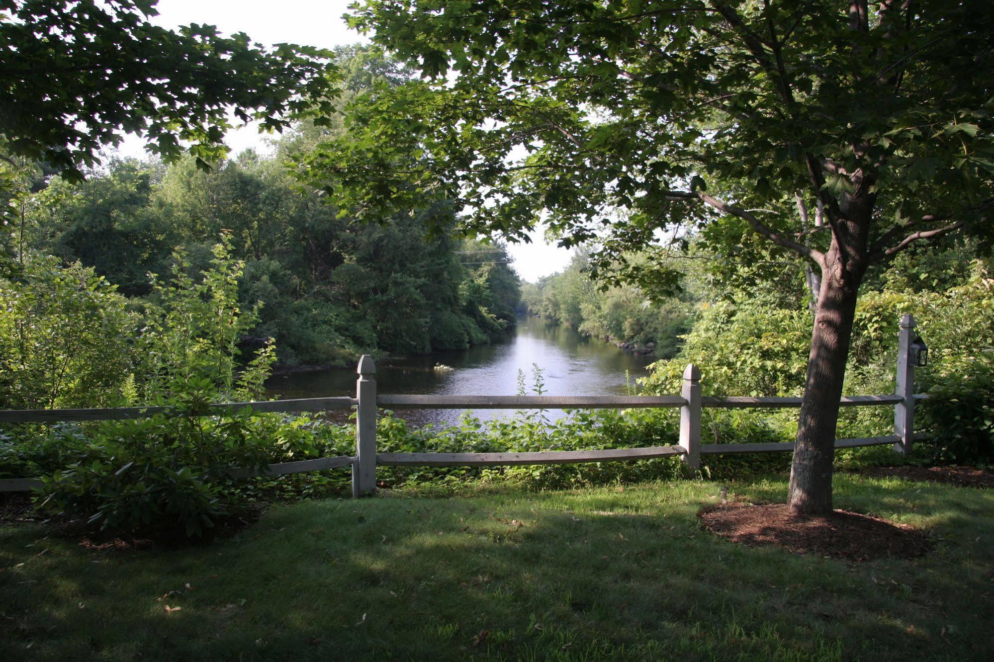 Riverhouse By Weekender Formerly Jack Daniels Inn Peterborough Bagian luar foto