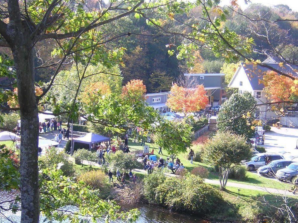 Riverhouse By Weekender Formerly Jack Daniels Inn Peterborough Bagian luar foto