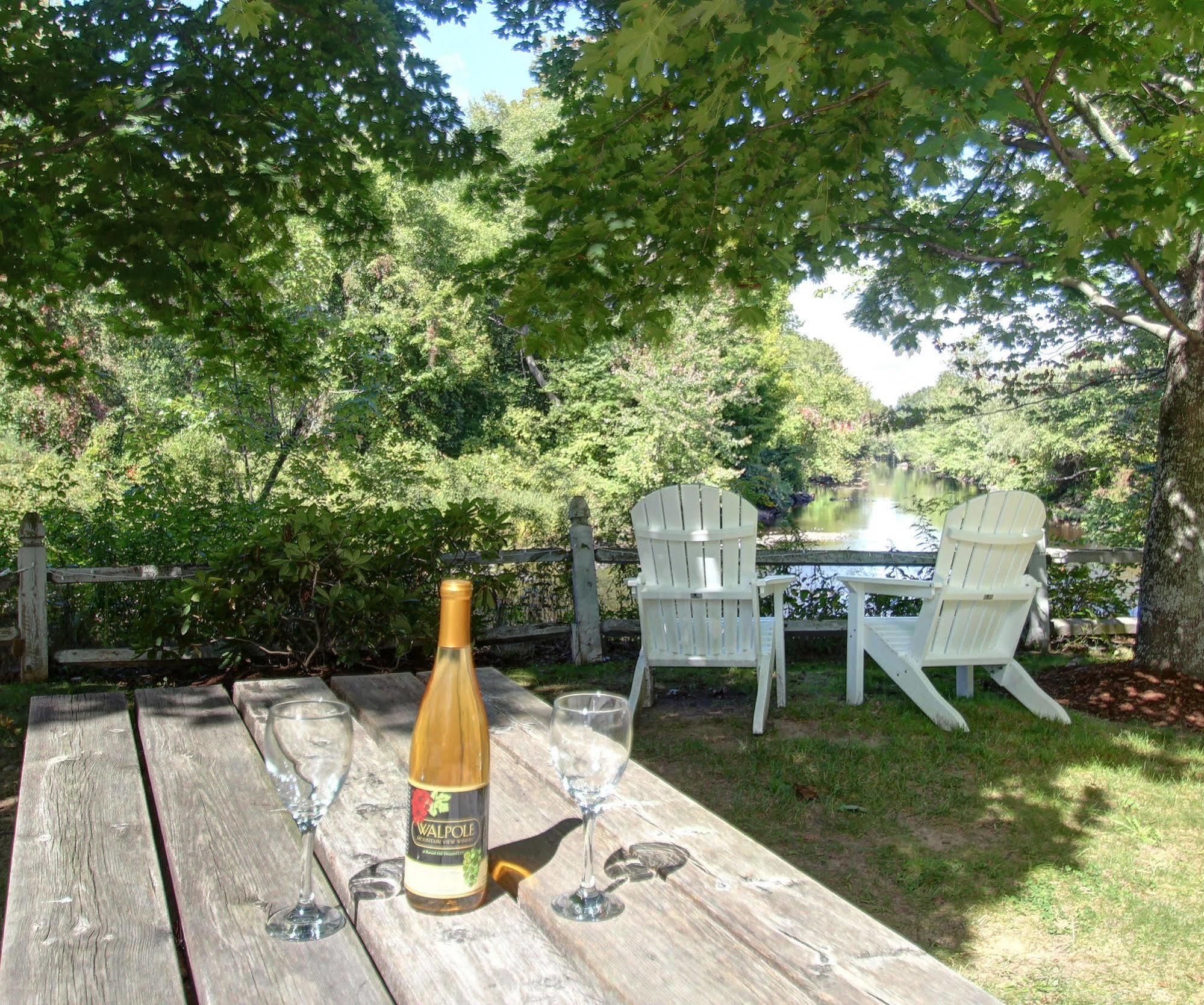 Riverhouse By Weekender Formerly Jack Daniels Inn Peterborough Bagian luar foto